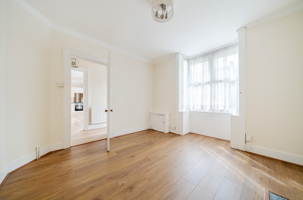 3 bed detached house for sale in Clarence Crescent, Sidcup, DA14 4DG  - Property Image 3
