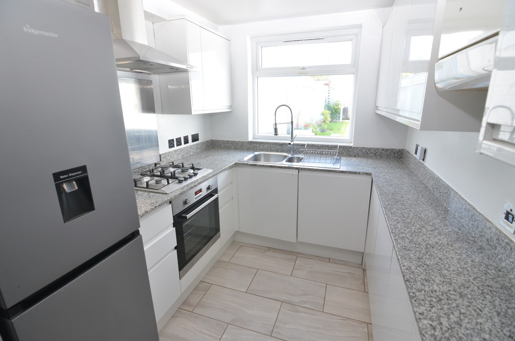 2 bed terraced house to rent in Birkbeck Road, Sidcup, DA14 4DJ  - Property Image 3