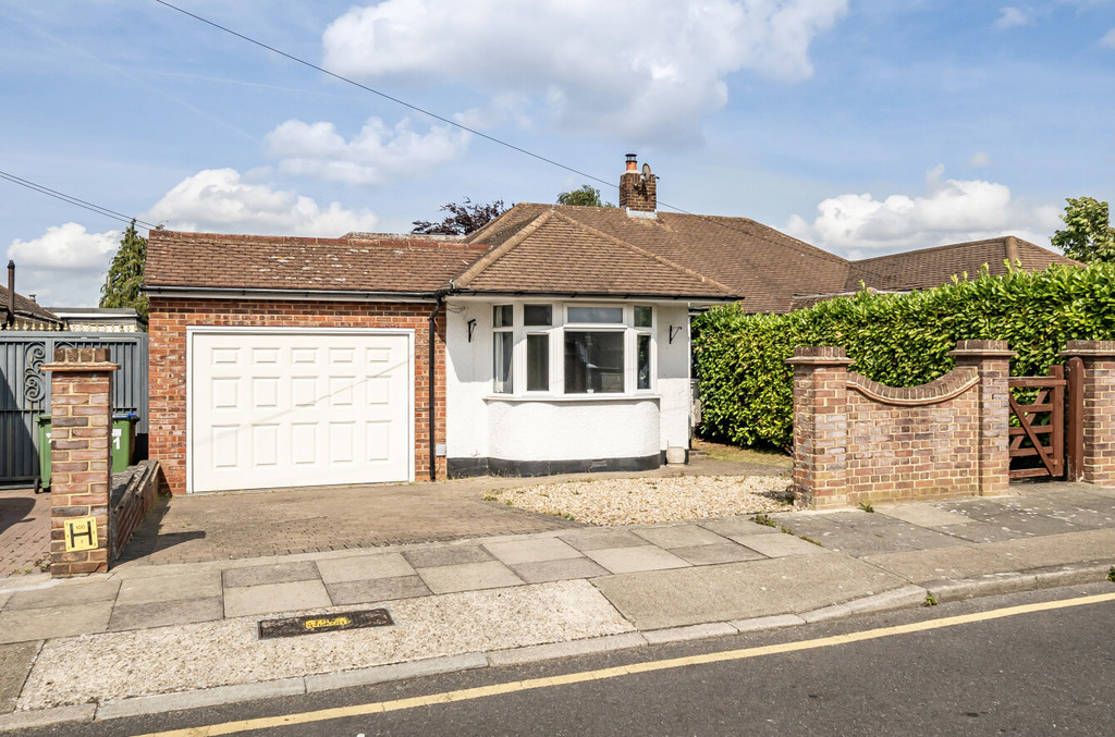 3 bed semi-detached bungalow for sale in Eaton Road, Sidcup, DA14 4PE  - Property Image 1