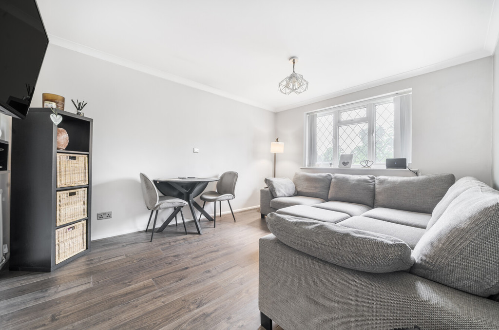 2 bed maisonette for sale in Bursdon Close, Sidcup, DA15 8AQ  - Property Image 3