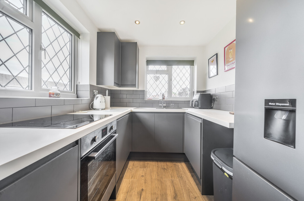 2 bed maisonette for sale in Bursdon Close, Sidcup, DA15 8AQ  - Property Image 4