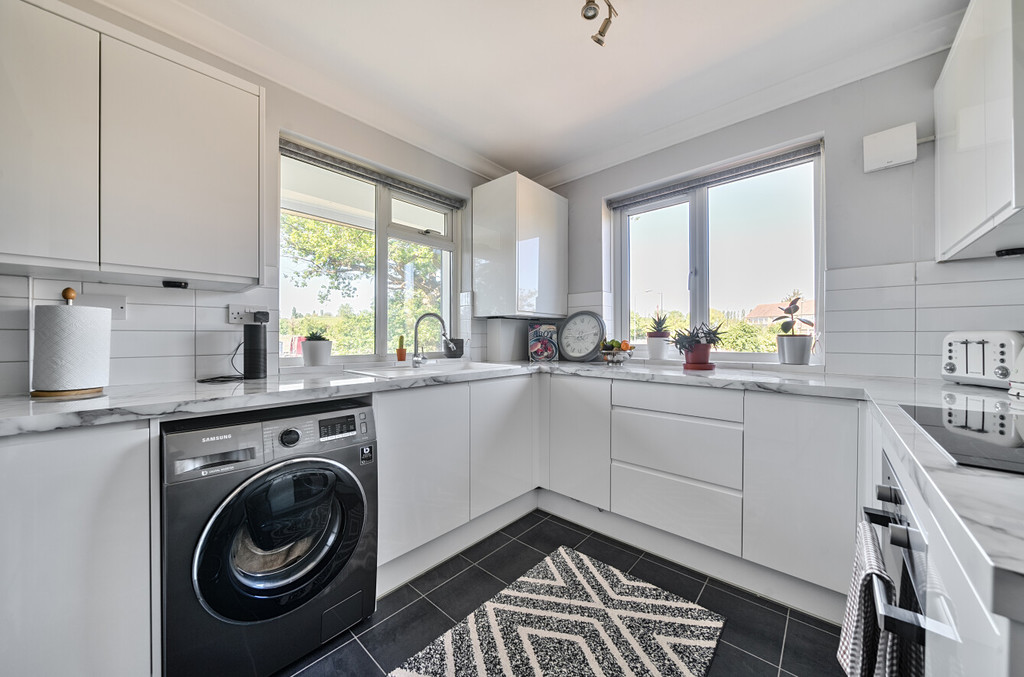 2 bed maisonette for sale in Blenheim Court, Sidcup, DA14 6QQ  - Property Image 3