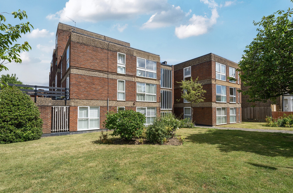 3 bed flat for sale in Manor Road, Sidcup, DA15 7HY