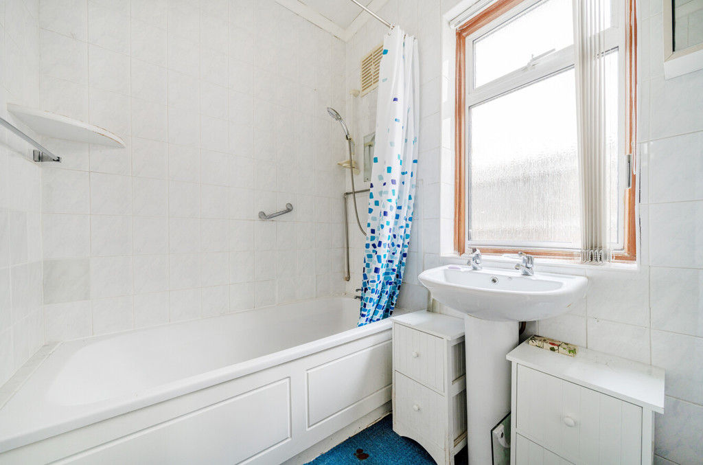 3 bed chalet for sale in Old Farm Avenue, Sidcup, DA15 8AJ  - Property Image 6