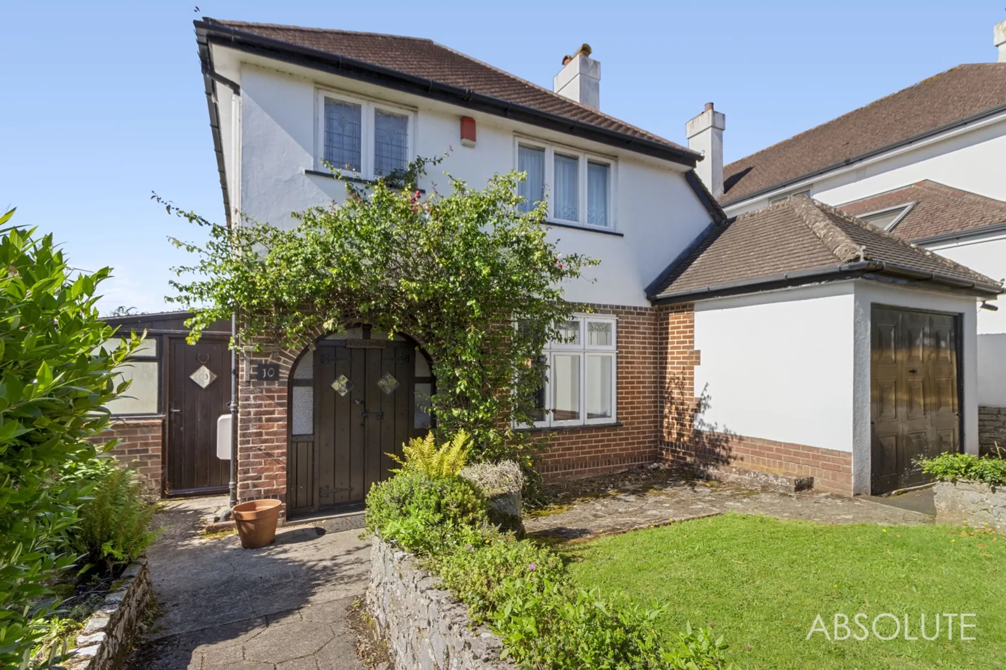 3 bed detached house for sale 0