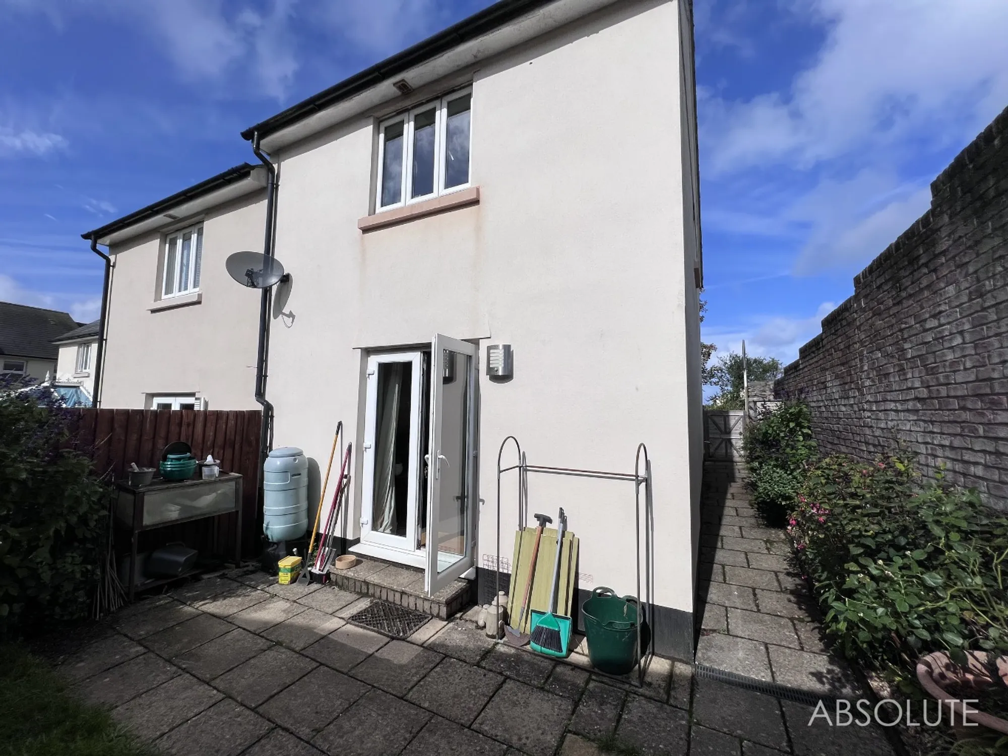 2 bed terraced house for sale 3