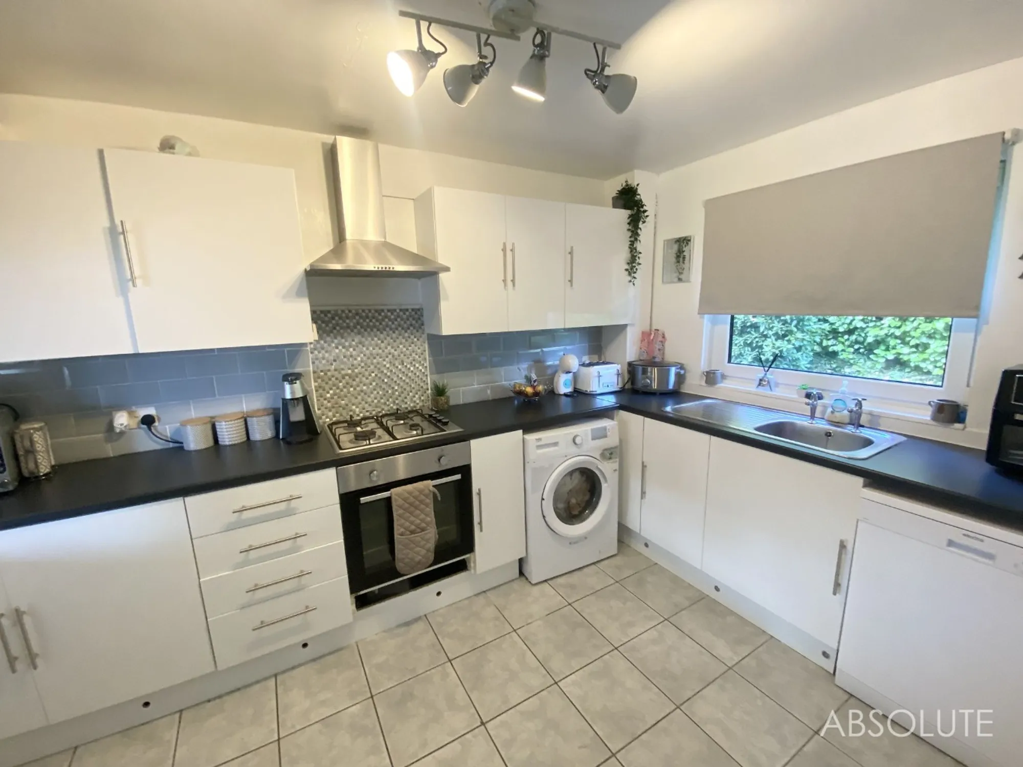 2 bed terraced house for sale 3