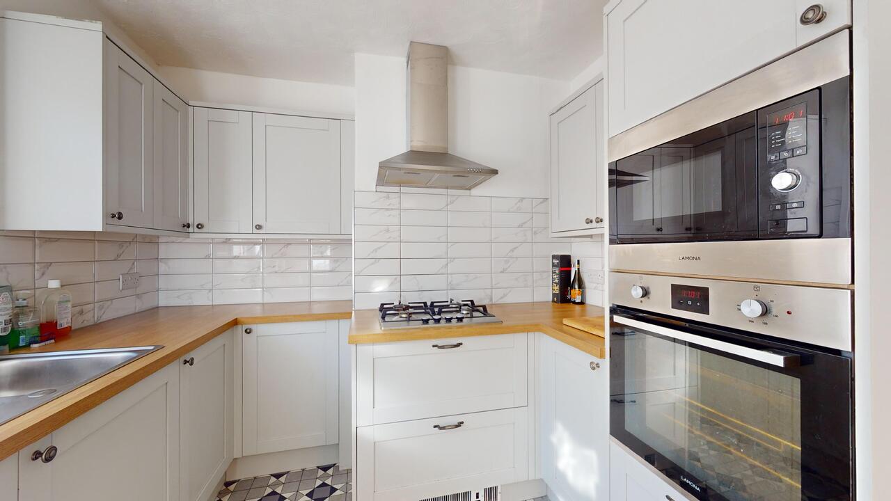 3 bed end of terrace house for sale in Vesper Road, Leeds  - Property Image 3