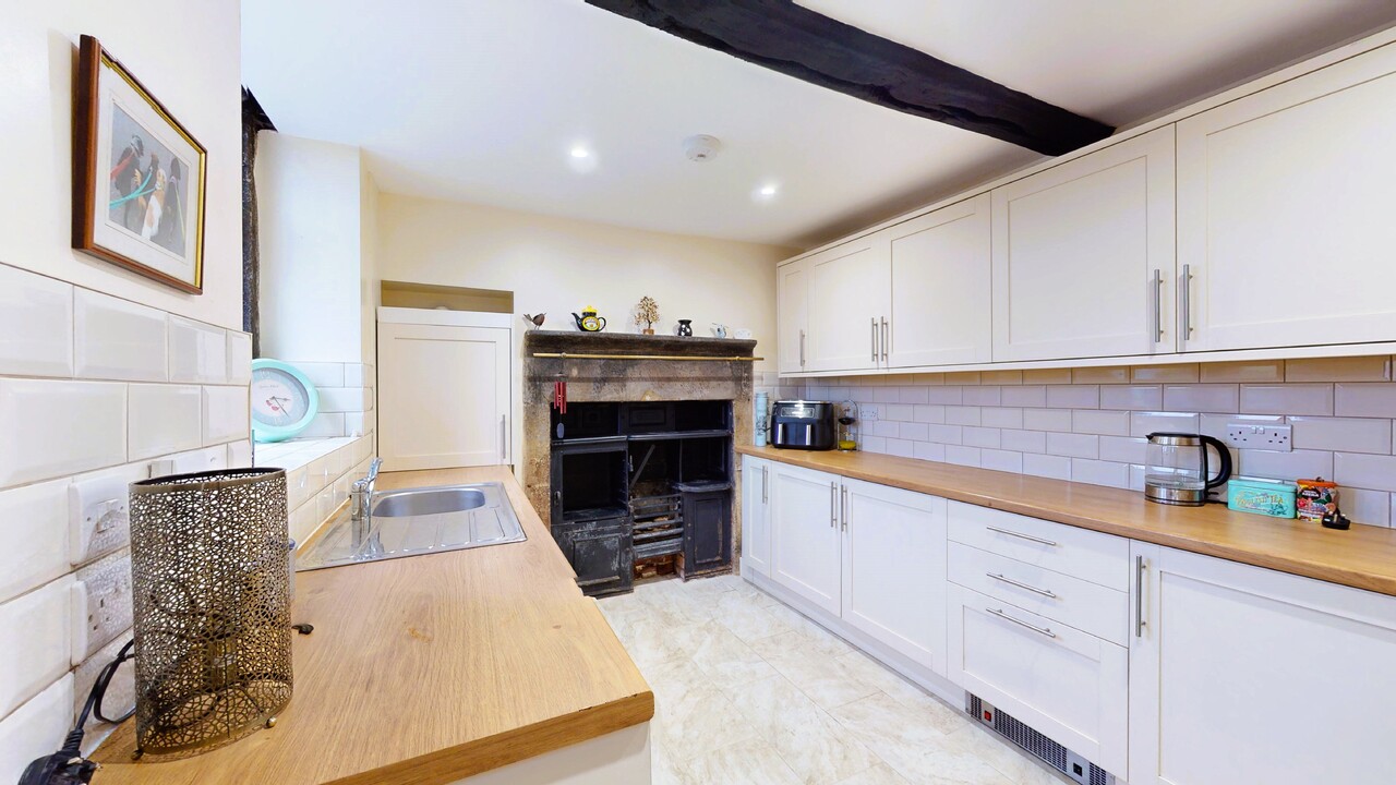 2 bed end of terrace house for sale in Old Lane, Bramhope  - Property Image 3