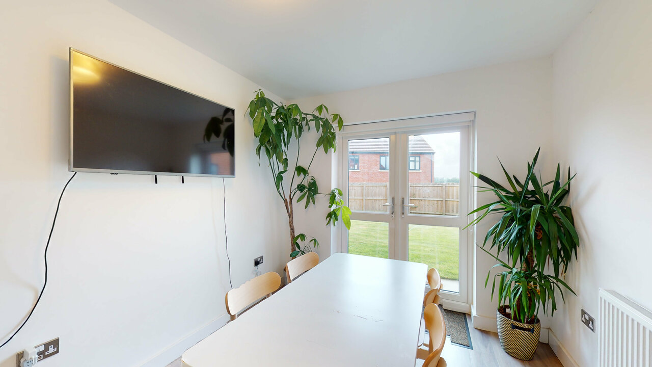 4 bed detached house to rent in West Grove, Leeds  - Property Image 6