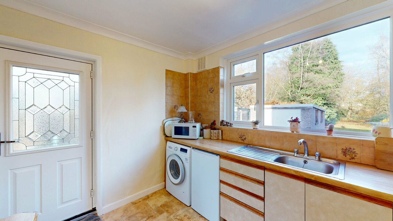 3 bed semi-detached house for sale in Kingsley Drive, Leeds  - Property Image 8