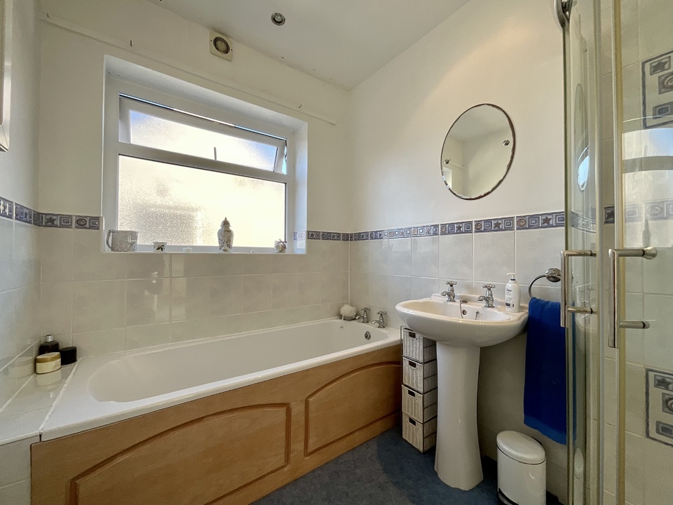 3 bed semi-detached house for sale in Kingsley Drive, Leeds  - Property Image 16