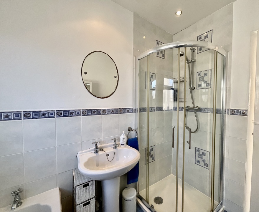 3 bed semi-detached house for sale in Kingsley Drive, Leeds  - Property Image 17