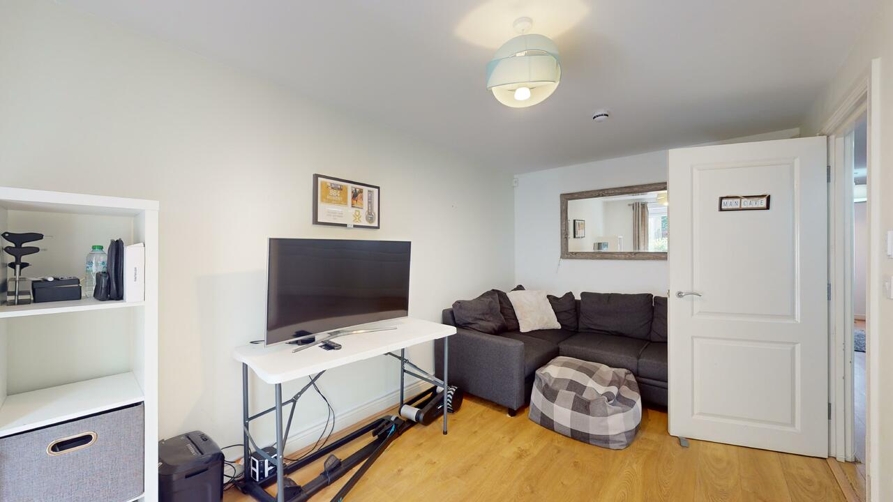 4 bed town house for sale in West Park, Leeds  - Property Image 23