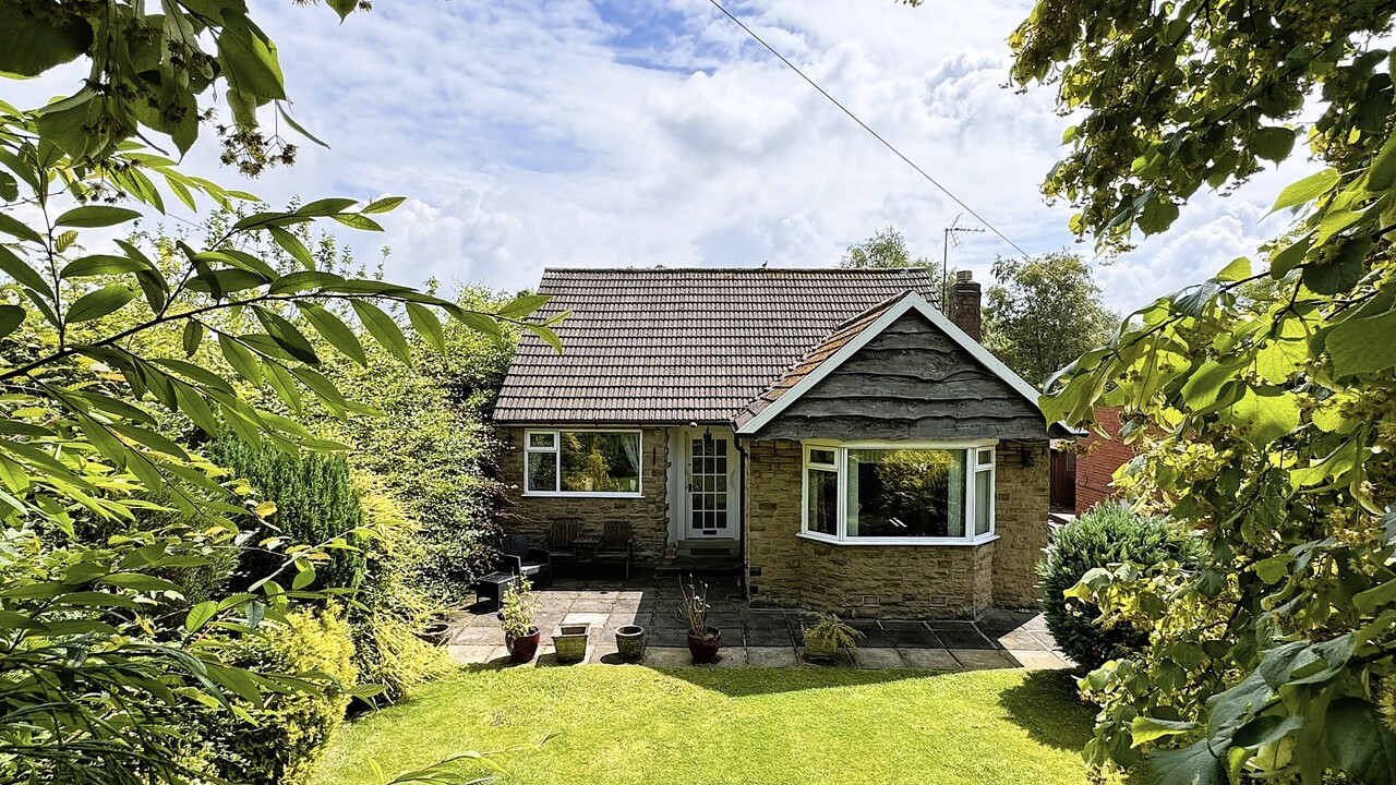 2 bed bungalow for sale in Adel, Leeds  - Property Image 16