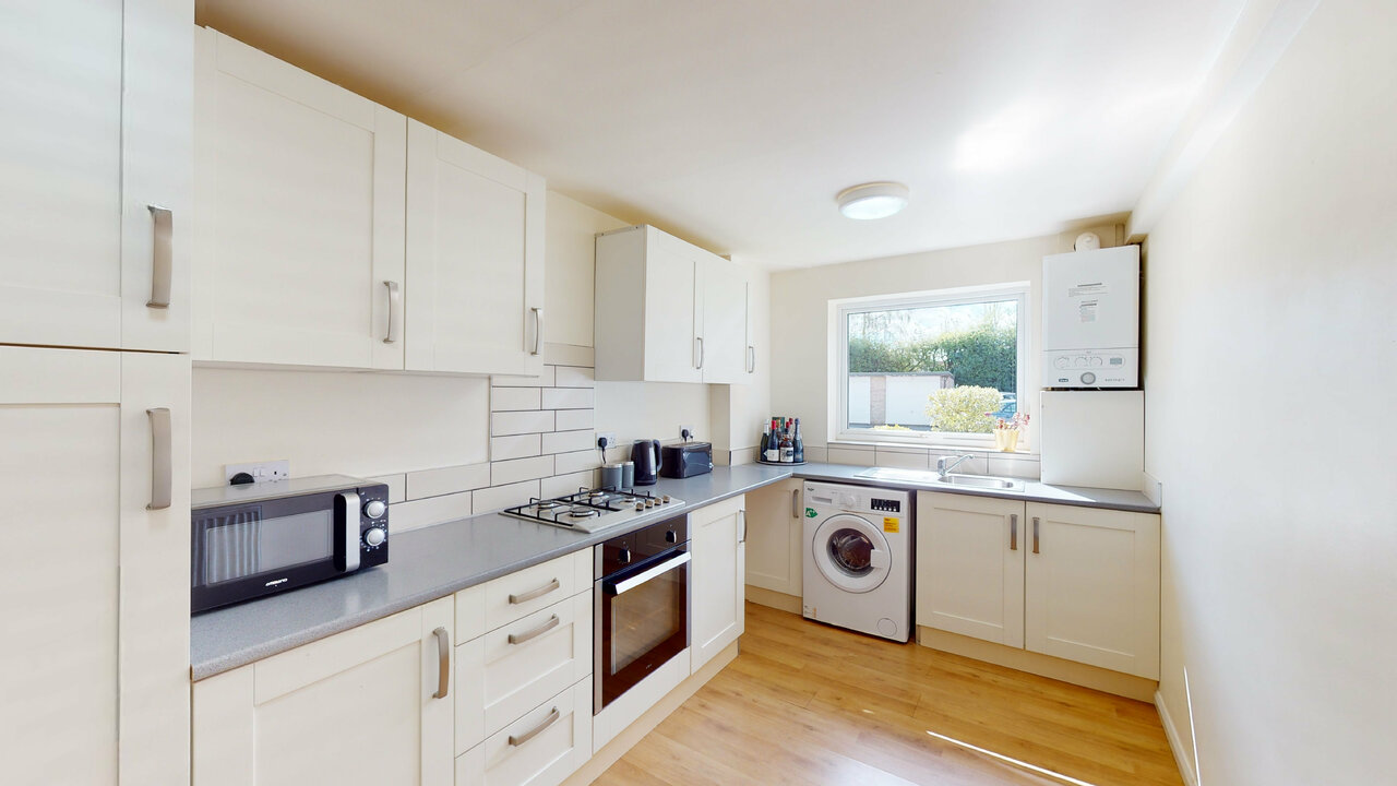 2 bed apartment for sale in Holt Lane Court, Adel. Leeds  - Property Image 5