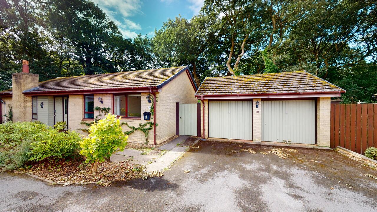 3 bed detached bungalow for sale in Cookridge Towers, Leeds  - Property Image 1