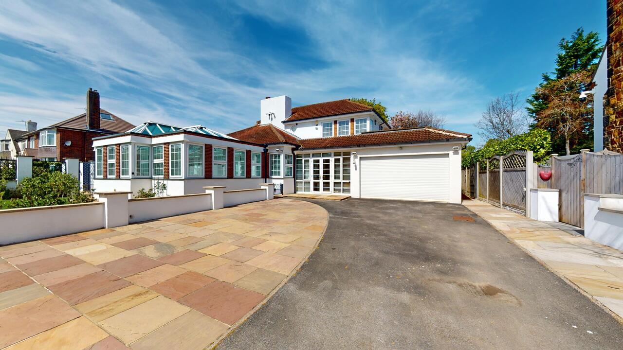 4 bed detached house for sale in West Park, Leeds  - Property Image 3