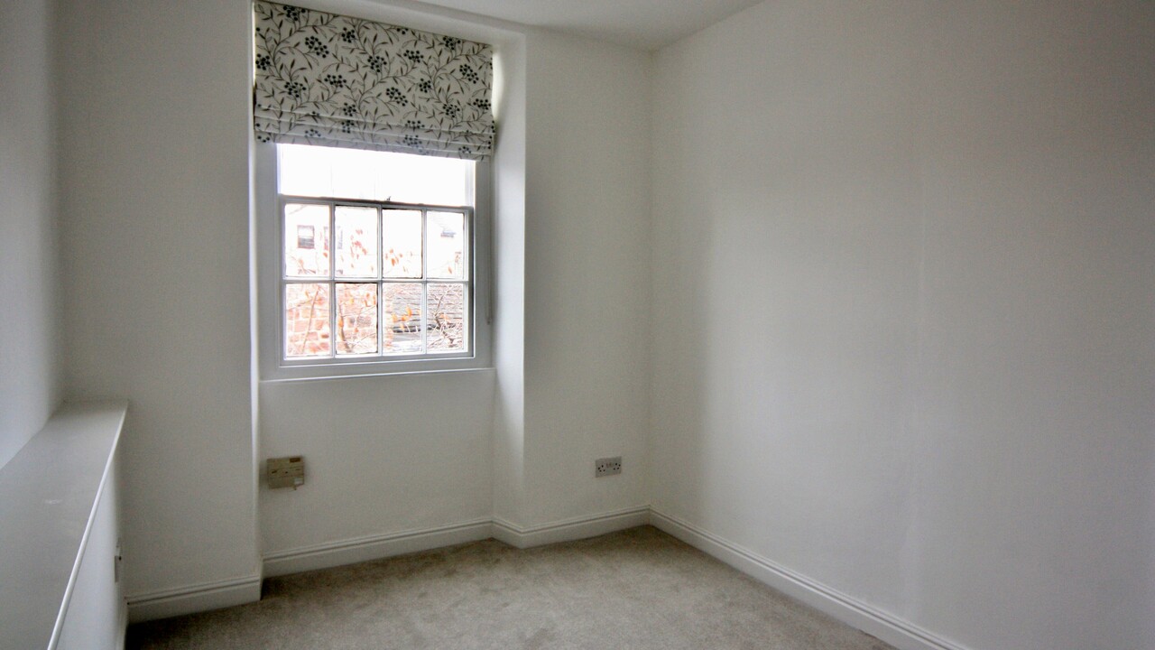 2 bed apartment to rent in York Place, Harrogate  - Property Image 6