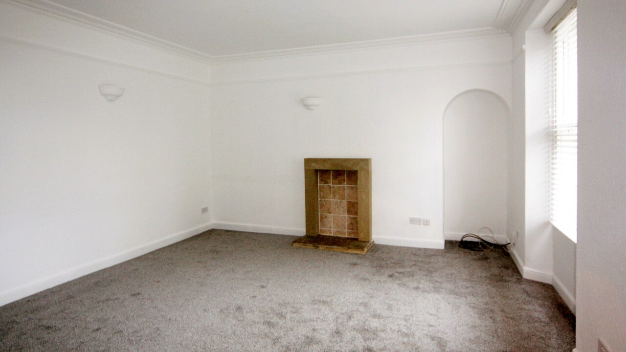 2 bed apartment to rent in York Place, Harrogate  - Property Image 4