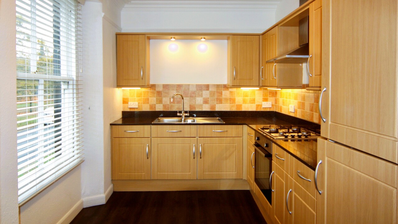 2 bed apartment to rent in York Place, Harrogate  - Property Image 5