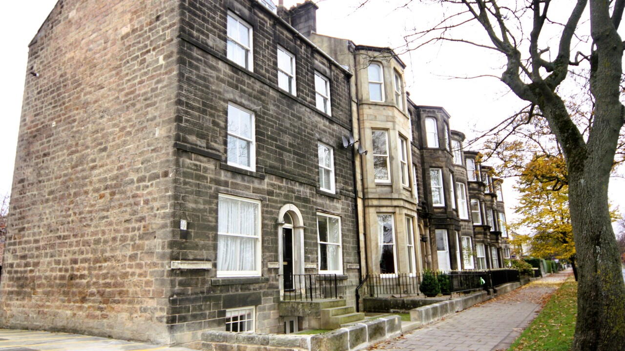 2 bed apartment to rent in York Place, Harrogate - Property Image 1