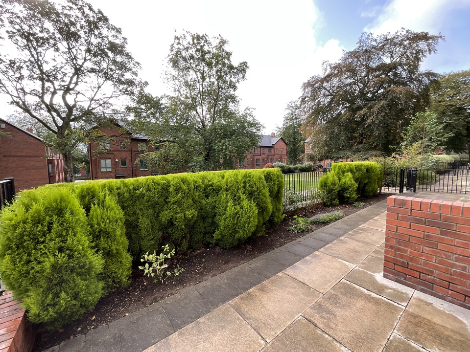 2 bed apartment to rent in Victoria Gardens, Leeds  - Property Image 15