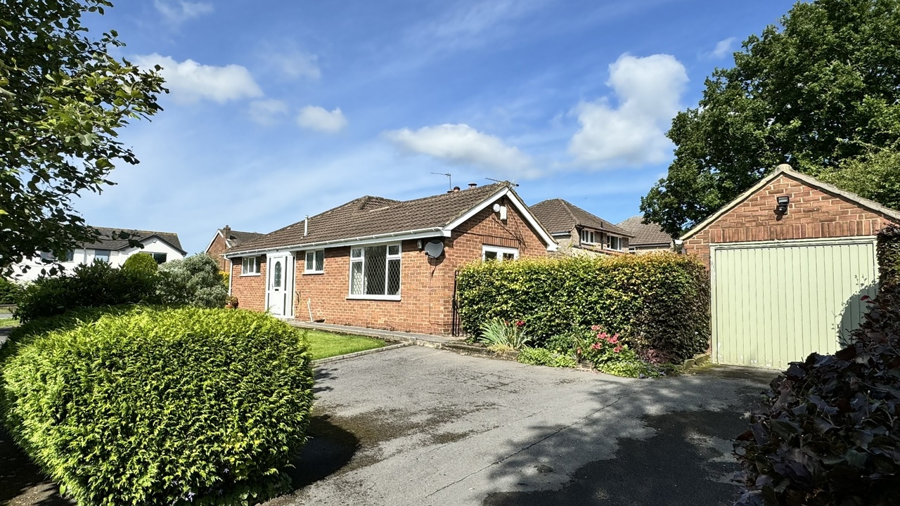 2 bed semi-detached bungalow for sale in Bramhope, Leeds  - Property Image 11