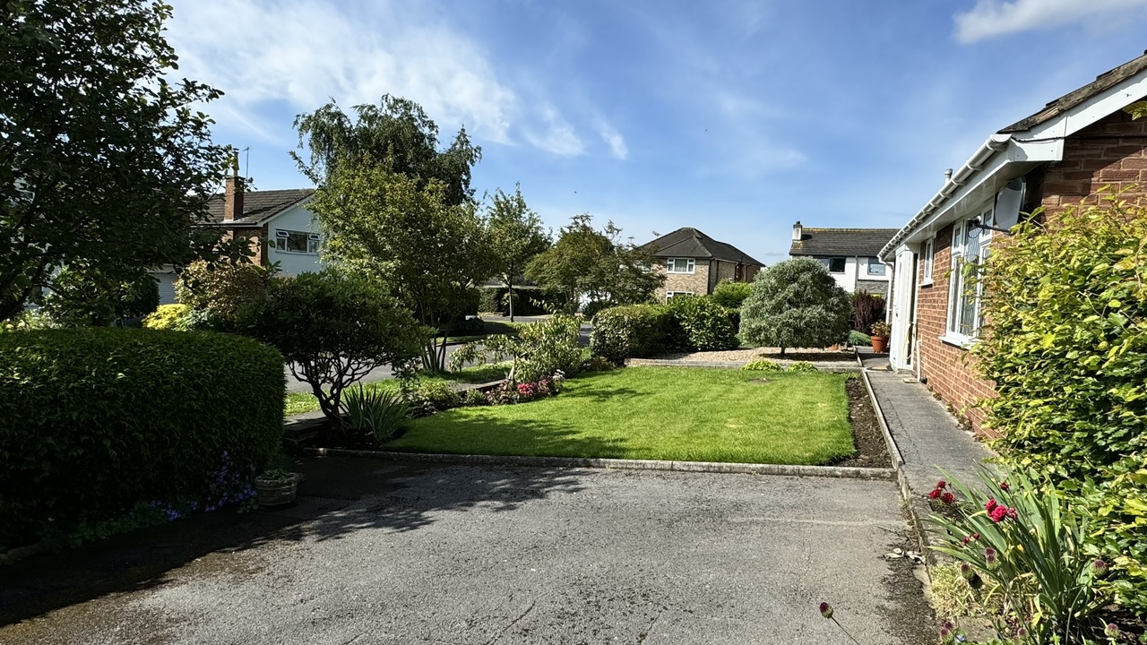 2 bed semi-detached bungalow for sale in Bramhope, Leeds  - Property Image 12