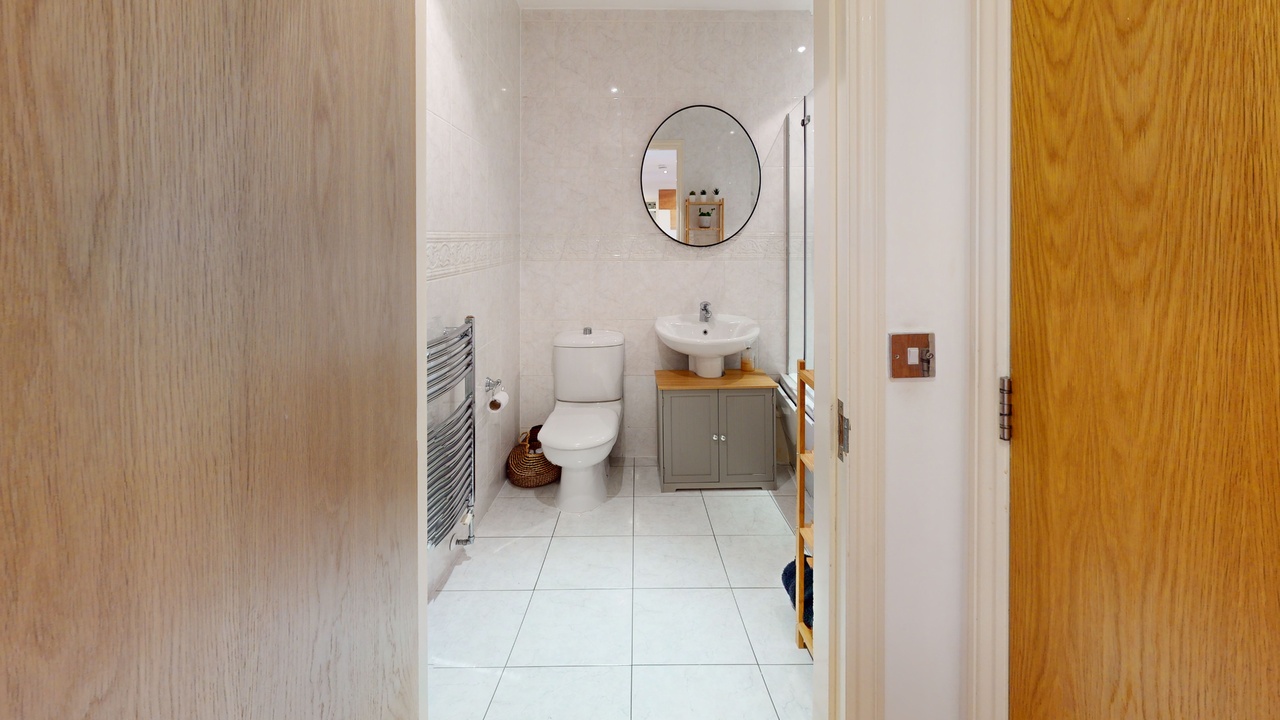 2 bed apartment for sale in Carisbrooke Road, Leeds  - Property Image 22