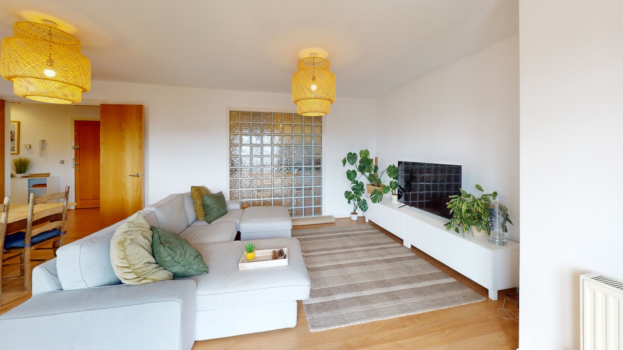 2 bed apartment for sale in West Park, Leeds  - Property Image 8