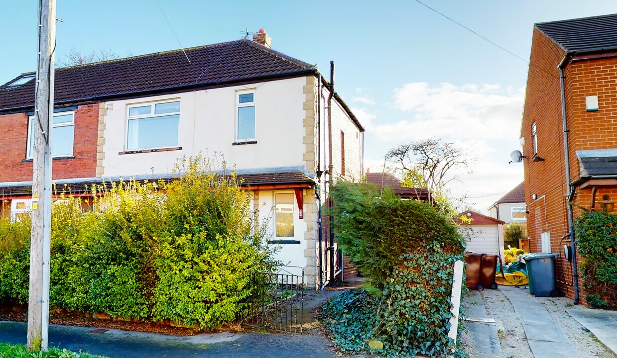 3 bed semi-detached house for sale in Burley/Headingley border, Leeds - Property Image 1