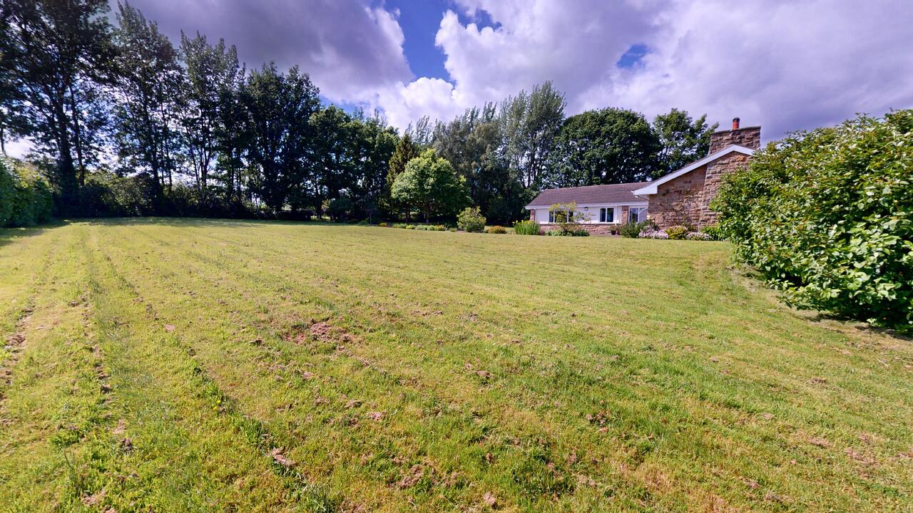 4 bed detached bungalow for sale in Scotland Lane, Horsforth  - Property Image 33