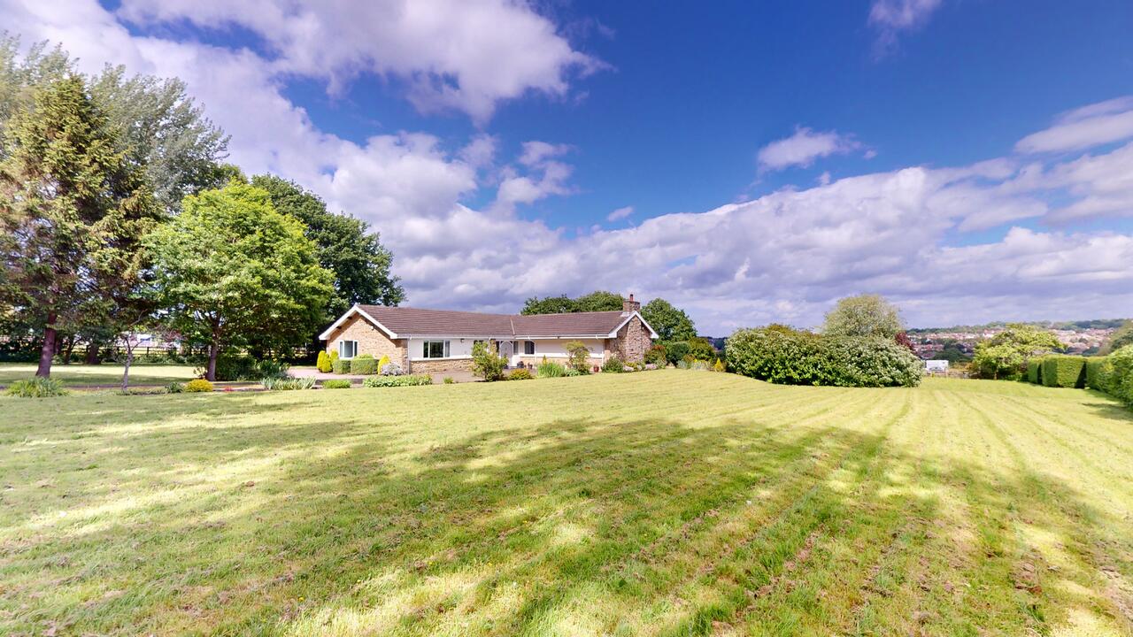 4 bed detached bungalow for sale in Scotland Lane, Horsforth  - Property Image 1