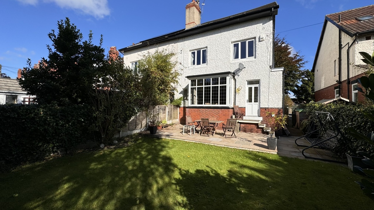 6 bed semi-detached house for sale in Otley Road, Leeds  - Property Image 31