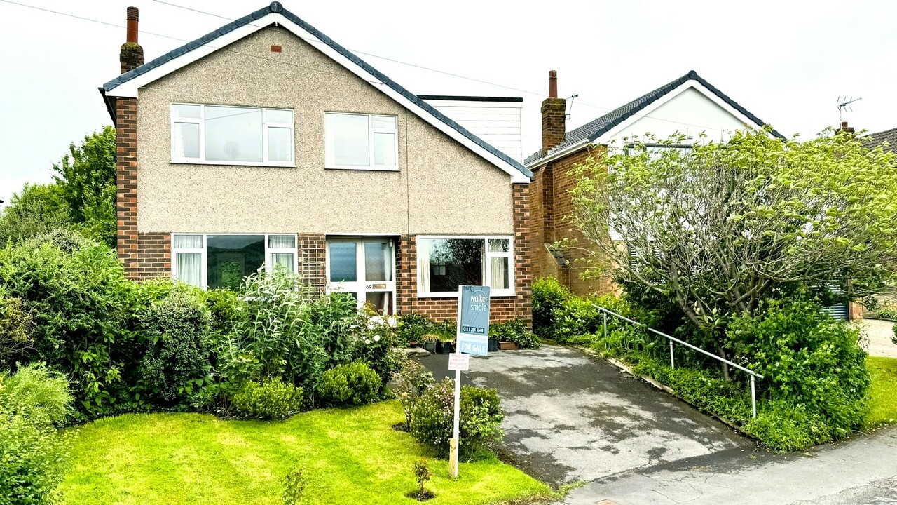 5 bed detached house for sale in The Whartons, Otley  - Property Image 1