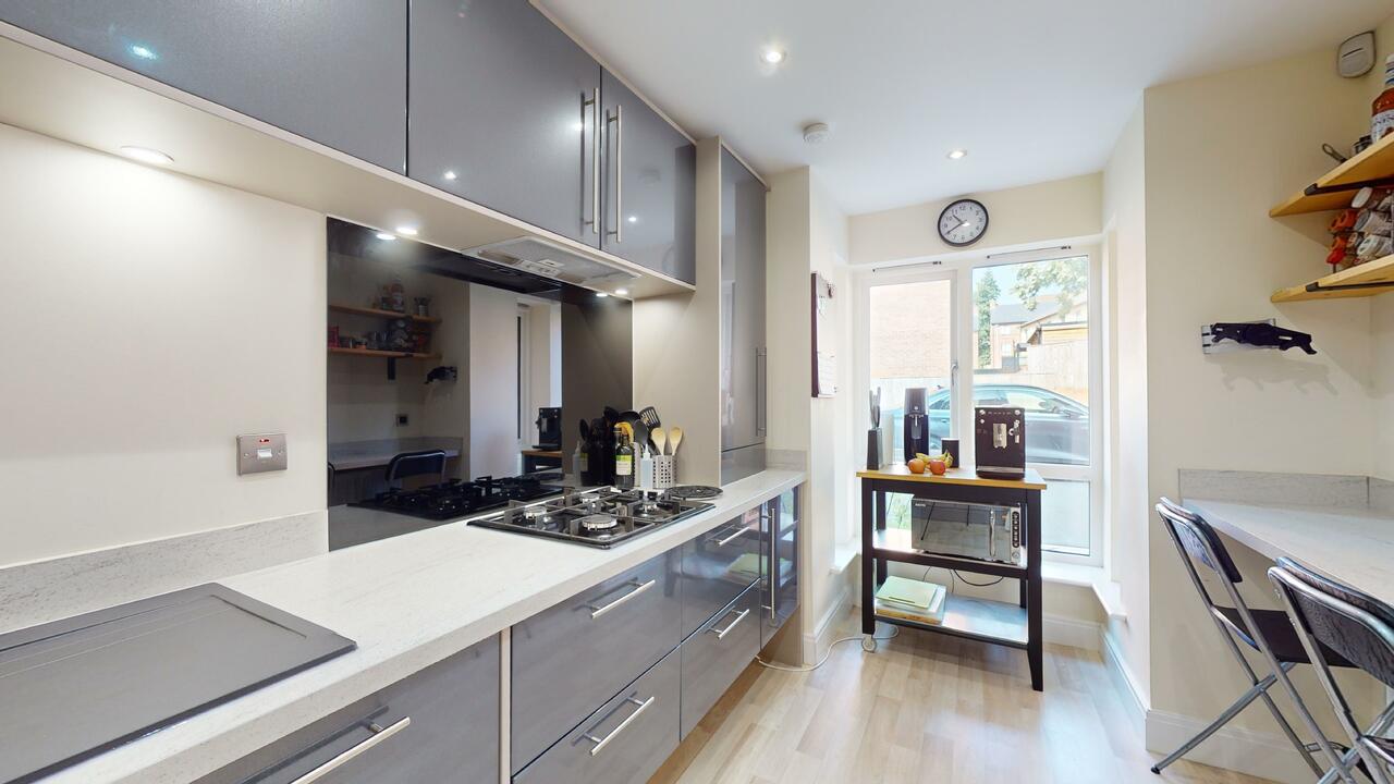 4 bed town house for sale in Victoria Gardens, Leeds  - Property Image 5