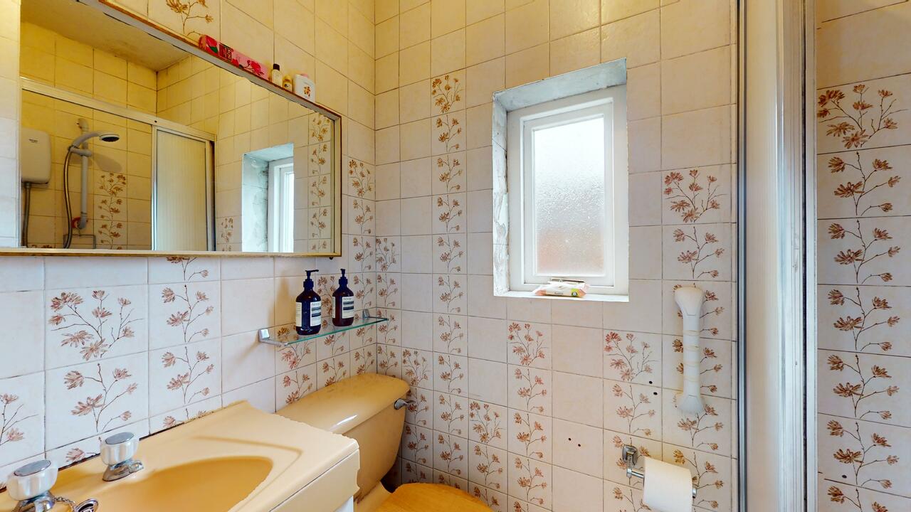 4 bed semi-detached house for sale in Kirkstall, Leeds  - Property Image 16