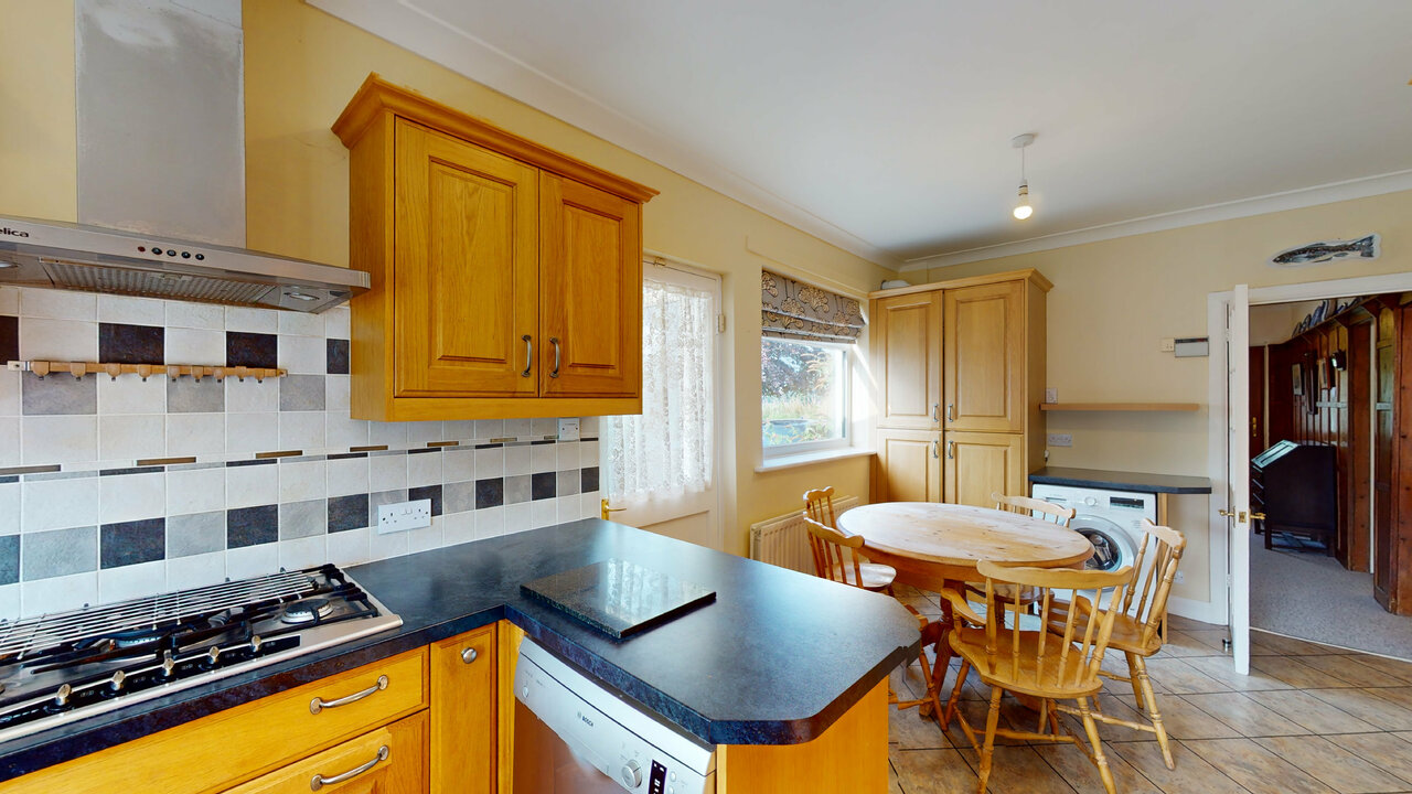 4 bed semi-detached house for sale in West Park, Leeds  - Property Image 2