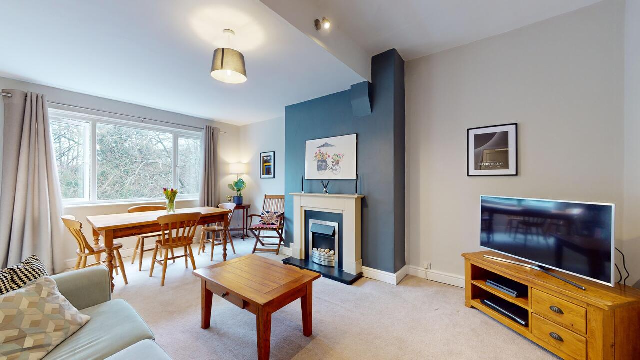 2 bed apartment for sale in Headingley, Leeds  - Property Image 2