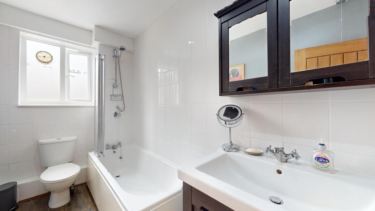 2 bed apartment for sale in Headingley, Leeds  - Property Image 11