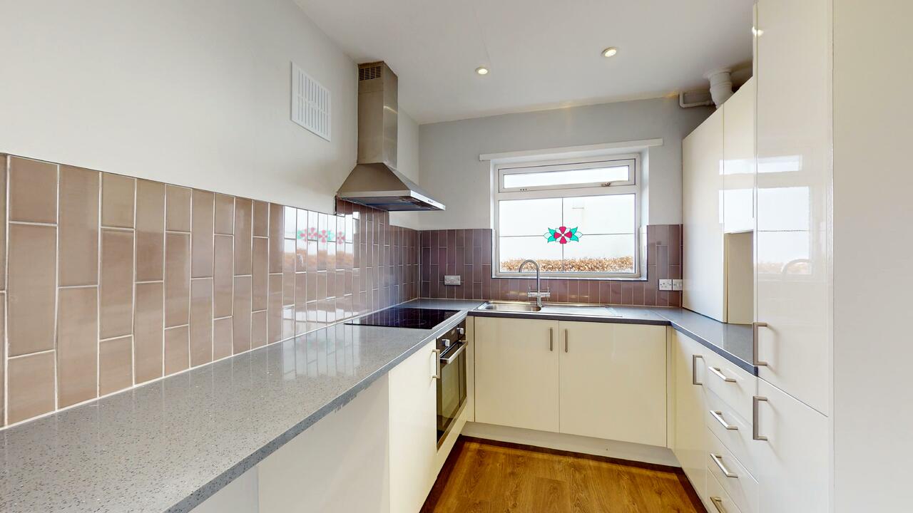 2 bed semi-detached bungalow for sale in Cookridge, Leeds  - Property Image 6