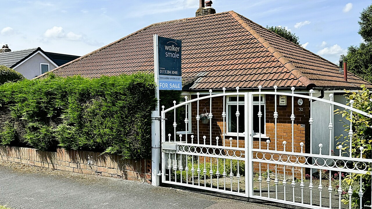 2 bed semi-detached bungalow for sale in Grove Farm Crescent, Leeds  - Property Image 1