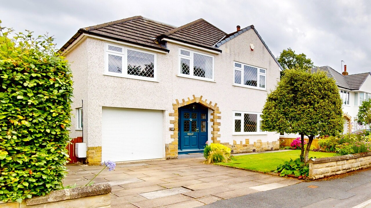 4 bed detached house for sale in St. Helens Gardens, Leeds  - Property Image 2