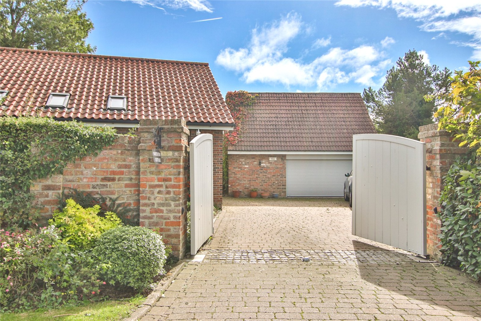 3 bed detached house for sale in North End Cottages, Hull  - Property Image 16