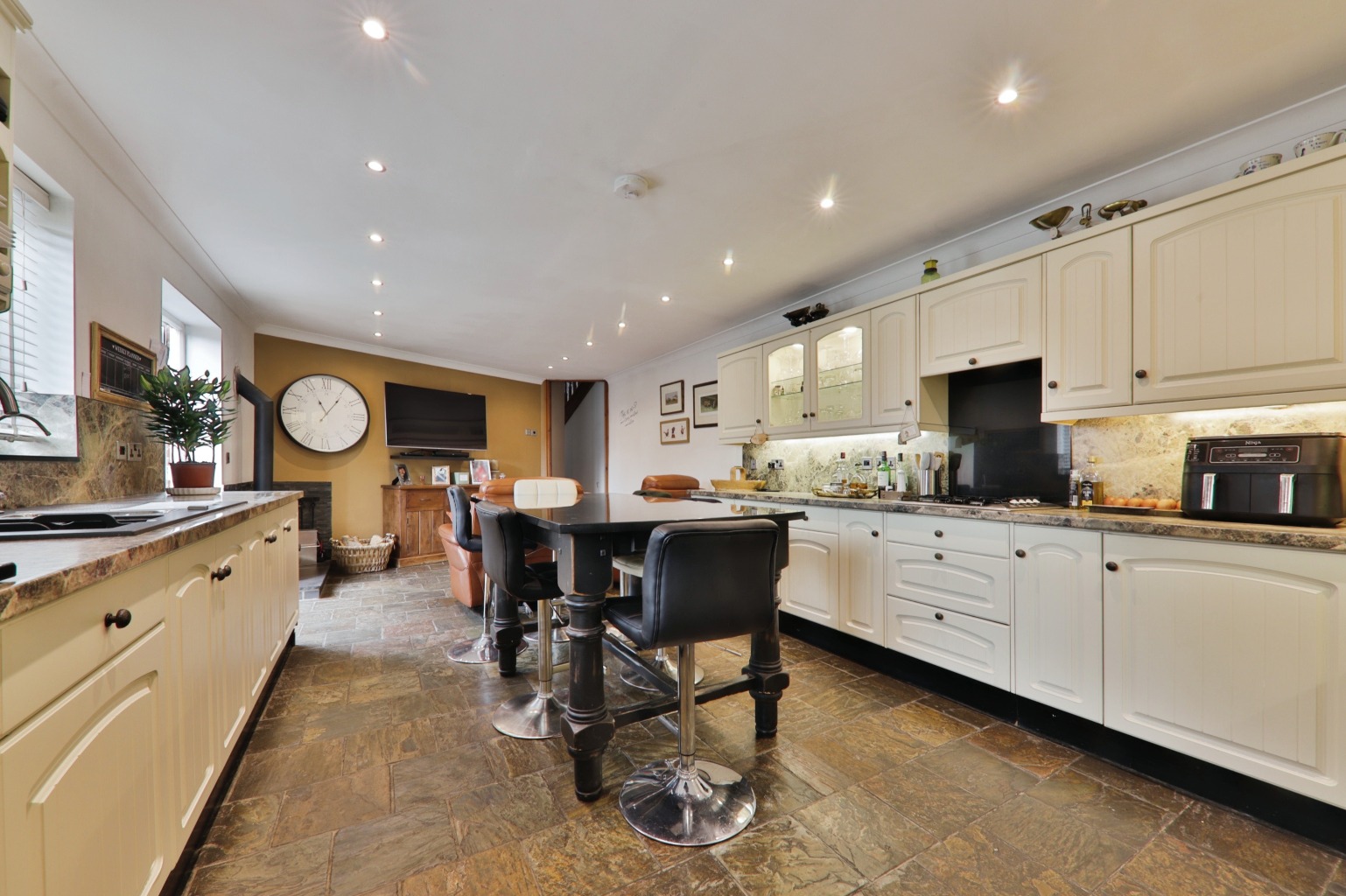 3 bed detached house for sale in Town Street, York - Property Image 1