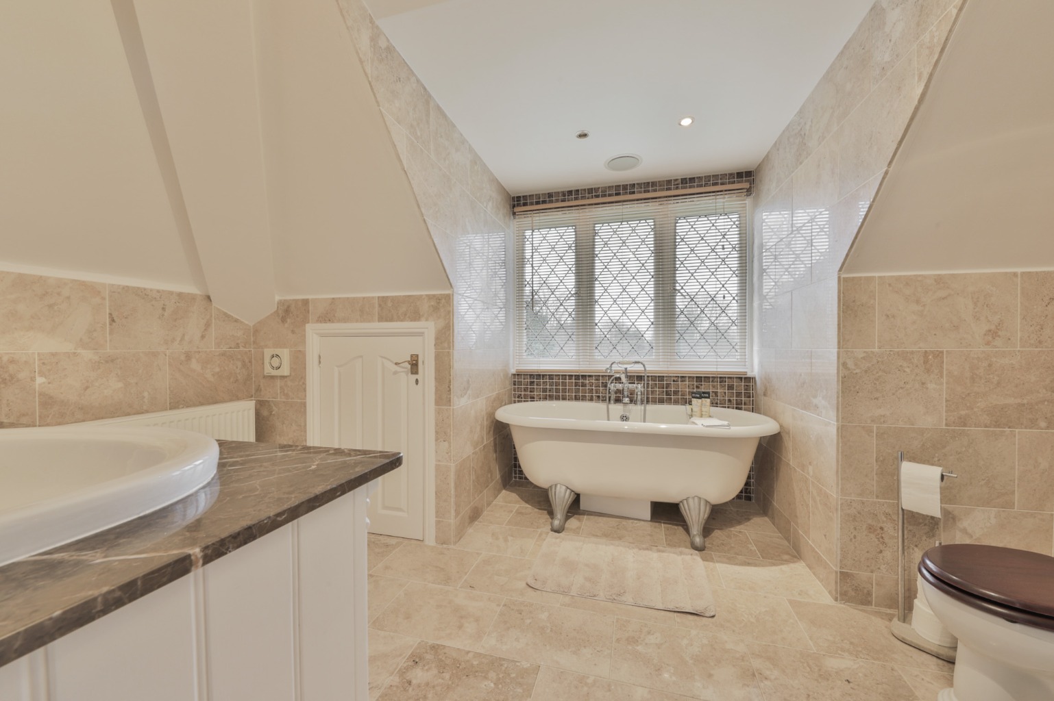 5 bed detached house for sale in The Fairway, Hull  - Property Image 18