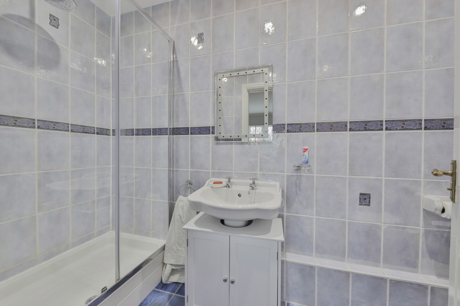 5 bed detached house for sale in The Fairway, Hull  - Property Image 11