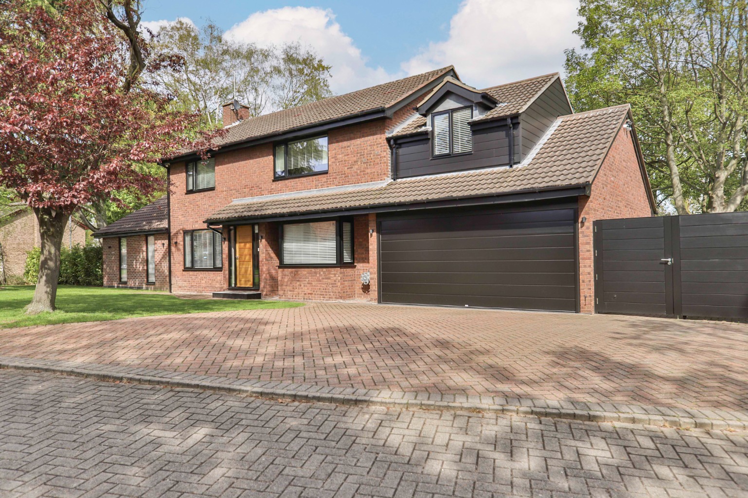 4 bed detached house for sale in Fountain Close, Hessle - Property Image 1