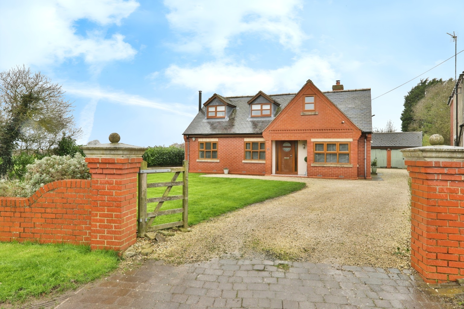 4 bed detached house for sale in Low Farm Road, Hull - Property Image 1